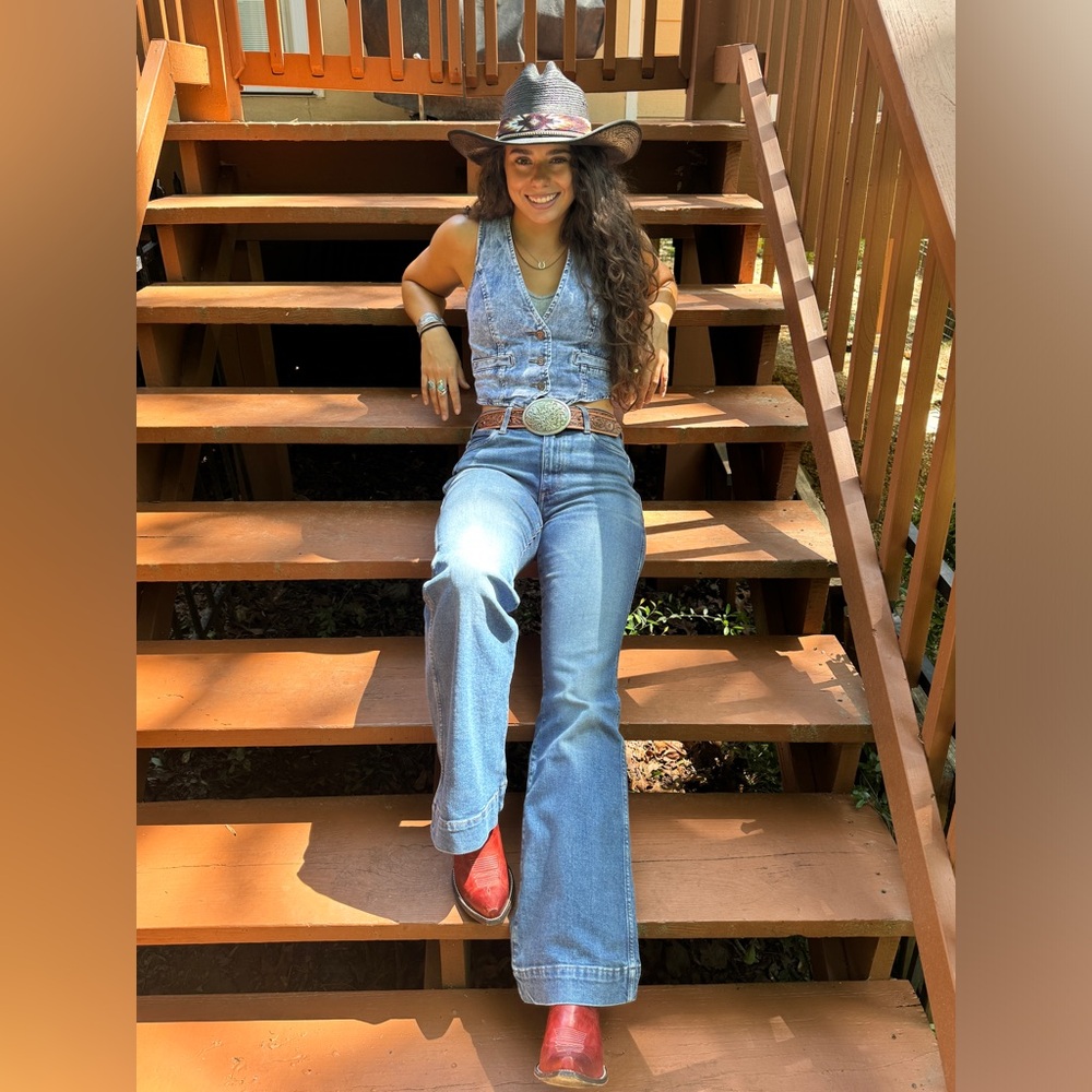 Meet your Posher, Olivia